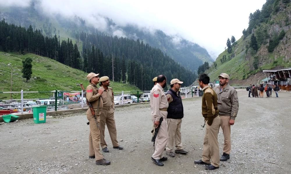 Το Τζαμού και το Κασμίρ εποικίζονται από Ινδούς πολίτες